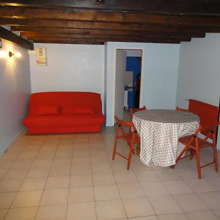 Апартаменты Centre Studio+mezzanine Au Calme *